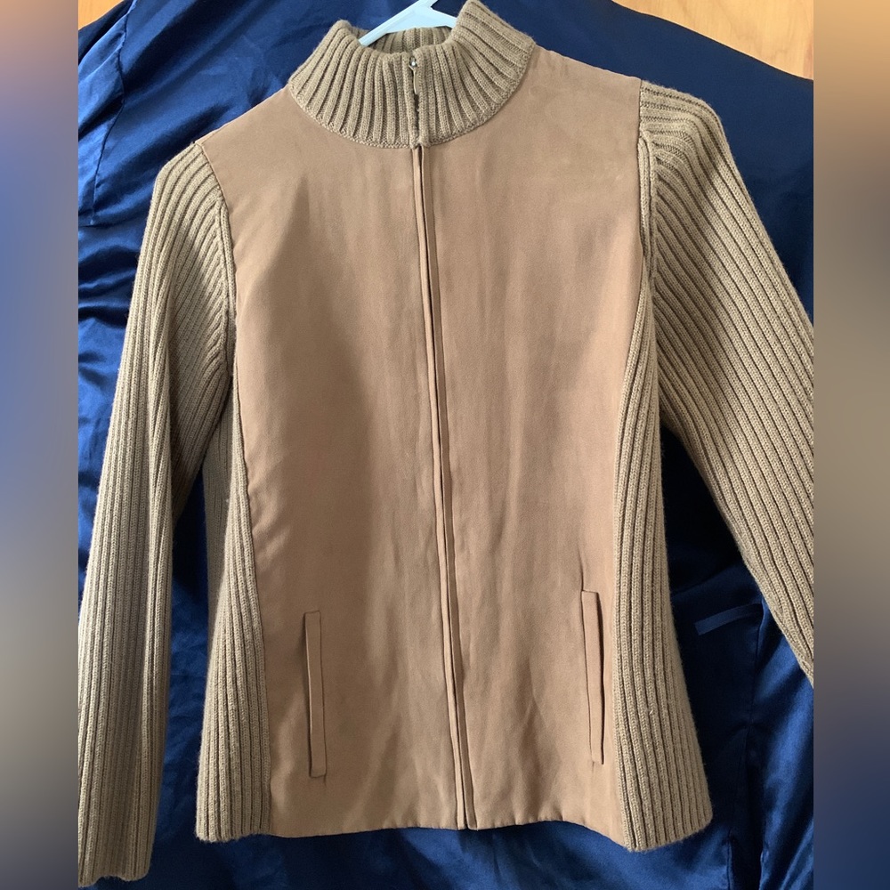 Vintage brown dress jacket size S
In pristine condition, fits like a medium